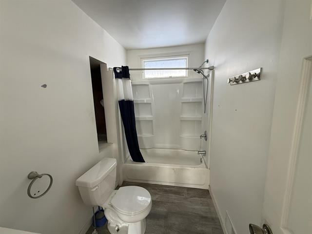 Builiding view twenty one for 591 Mary, Muskegon, MI. 49442