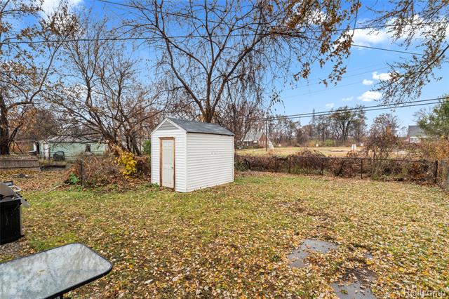 Builiding view nineteen for 1444 Liddesdale, Detroit, MI. 48217