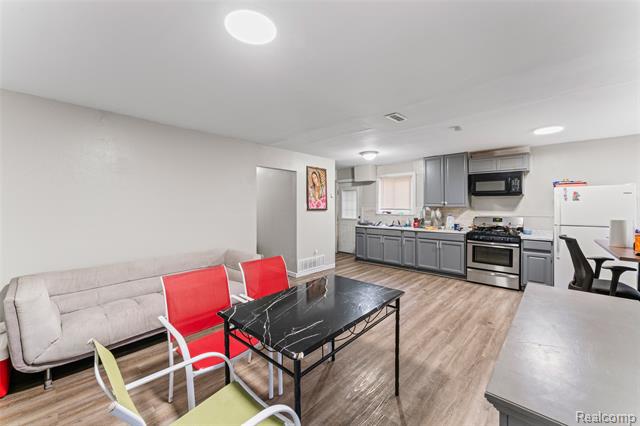 Builiding view seven for 1444 Liddesdale, Detroit, MI. 48217