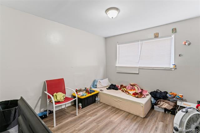 Builiding view sixteen for 1444 Liddesdale, Detroit, MI. 48217