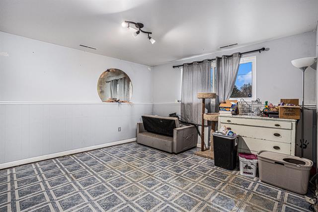 Builiding view sixteen for 897 Washington, Battle Creek, MI. 49037