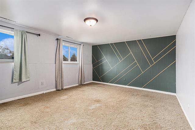 Builiding view twenty one for 897 Washington, Battle Creek, MI. 49037