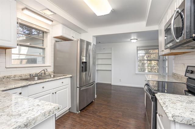 Builiding view three for 3206 Gibson, Midland, MI. 48640