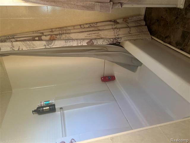 Builiding view fifteen for 116 Shepard Street, Saginaw, MI. 48604