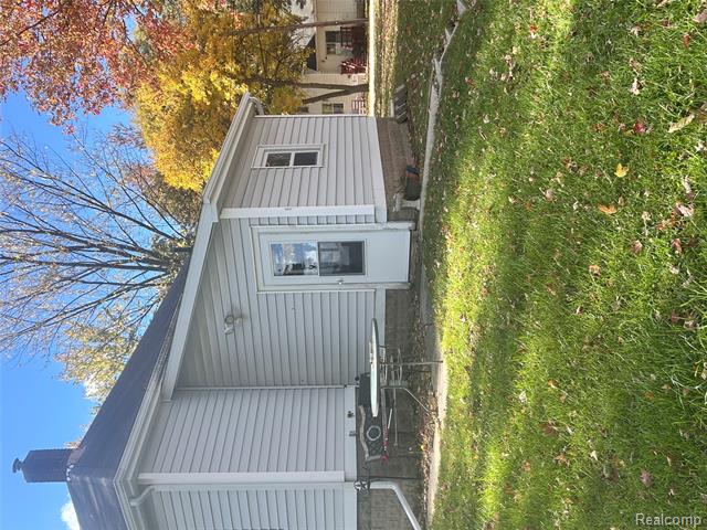 Builiding view three for 116 Shepard Street, Saginaw, MI. 48604