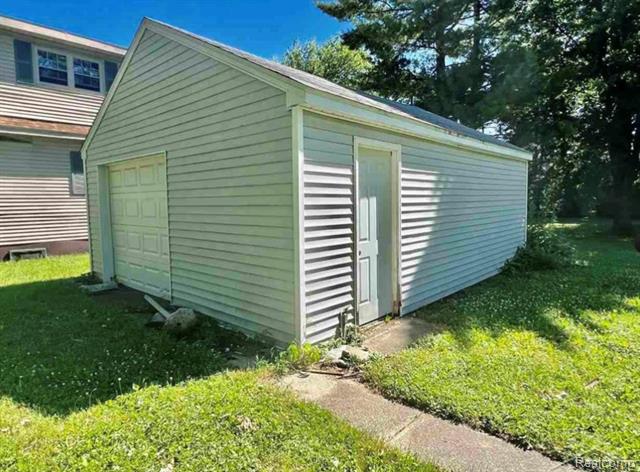 Builiding view twenty one for 116 Shepard Street, Saginaw, MI. 48604