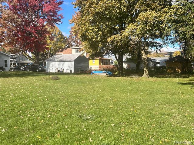 Builiding view twenty two for 116 Shepard Street, Saginaw, MI. 48604