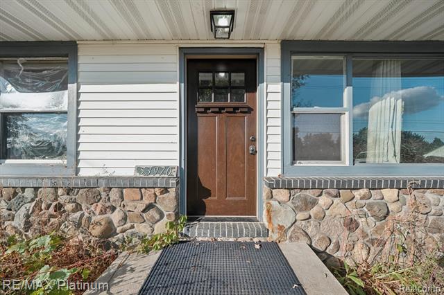 Builiding view one for 53970 10 Mile, South Lyon, MI. 48178