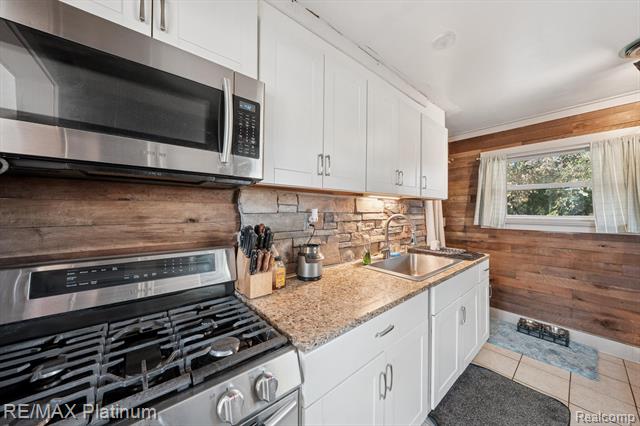 Builiding view six for 53970 10 Mile, South Lyon, MI. 48178