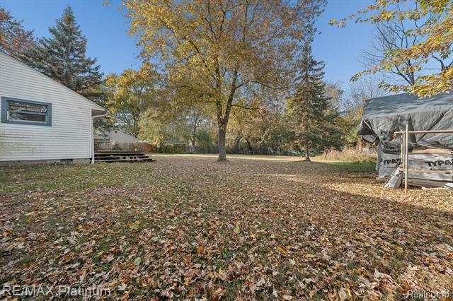 Builiding view sixteen for 53970 10 Mile, South Lyon, MI. 48178