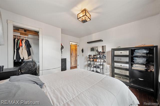 Builiding view thirteen for 53970 10 Mile, South Lyon, MI. 48178