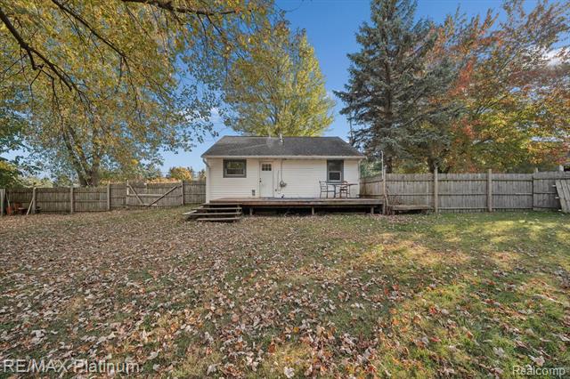 Builiding view twenty one for 53970 10 Mile, South Lyon, MI. 48178