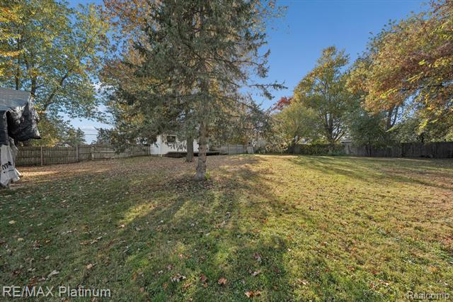 Builiding view twenty for 53970 10 Mile, South Lyon, MI. 48178