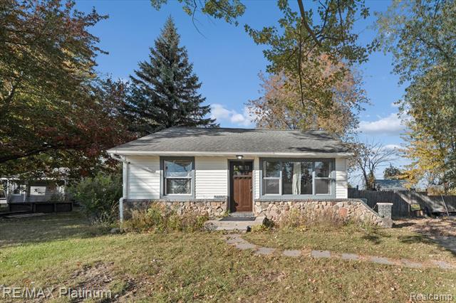 front view for 53970 10 Mile Rd, South Lyon, Mi. 48178