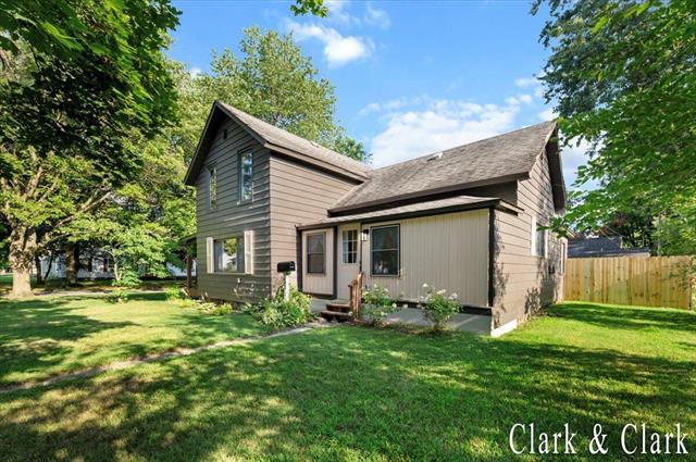 Builiding view eighteen for 536 Bond, Hastings, MI. 49058