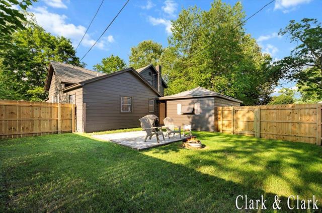 Builiding view twenty one for 536 Bond, Hastings, MI. 49058