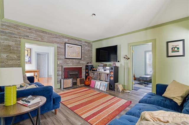 Builiding view eight for 439 N Reese, South Lyon, MI. 48178