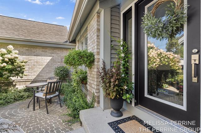 Builiding view eight for 2462 Highridge, Grand Rapids, MI. 49546