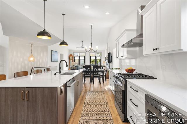 Builiding view fifteen for 2462 Highridge, Grand Rapids, MI. 49546