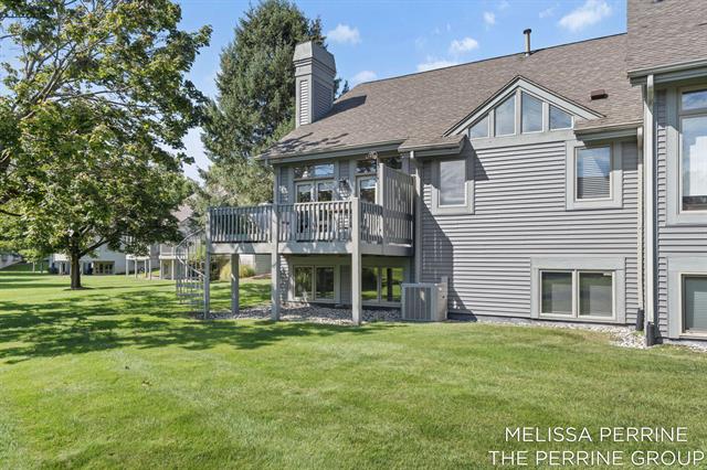 Builiding view fifty two for 2462 Highridge, Grand Rapids, MI. 49546