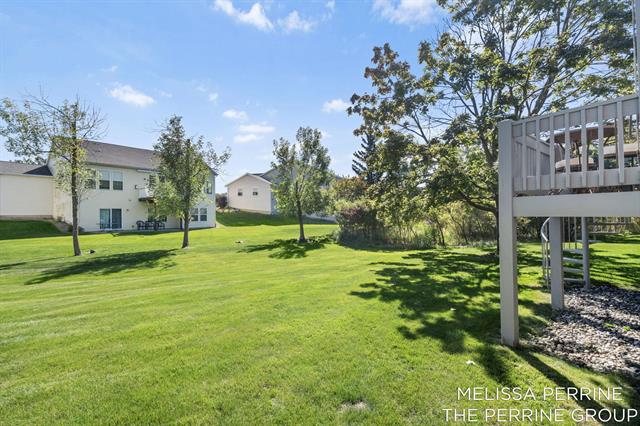 Builiding view fifty for 2462 Highridge, Grand Rapids, MI. 49546