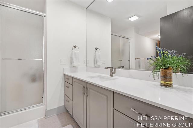 Builiding view forty one for 2462 Highridge, Grand Rapids, MI. 49546