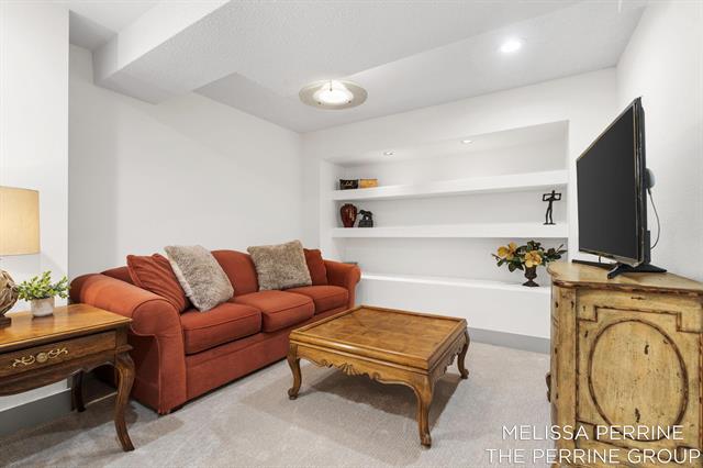 Builiding view thirty seven for 2462 Highridge, Grand Rapids, MI. 49546