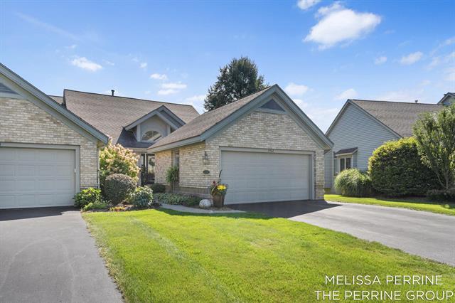 Builiding view three for 2462 Highridge, Grand Rapids, MI. 49546