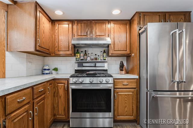 Builiding view thirteen for 160 Sorrento, Holland, MI. 49423