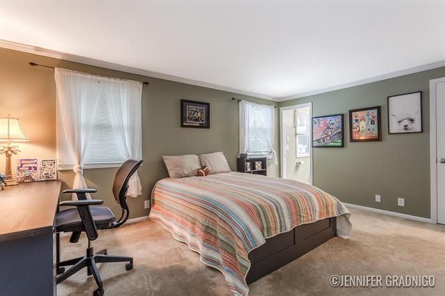 Builiding view twenty seven for 160 Sorrento, Holland, MI. 49423