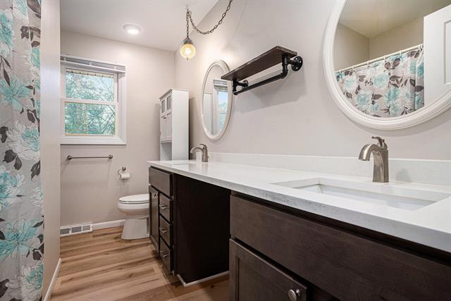 Builiding view fourteen for 920 Cheboygan, Muskegon, MI. 49445