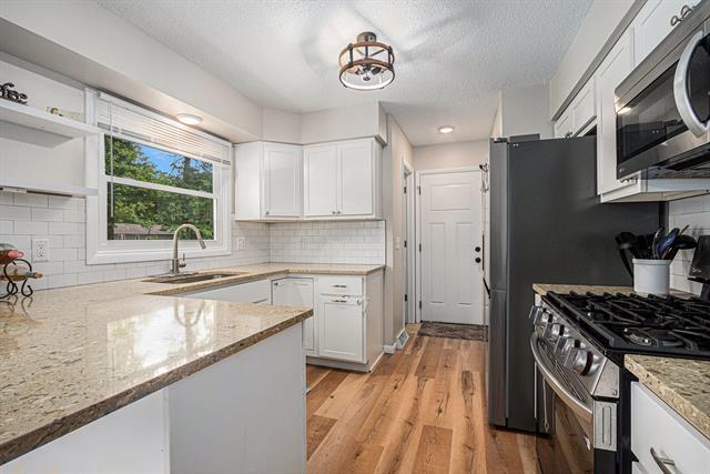 Builiding view nine for 920 Cheboygan, Muskegon, MI. 49445