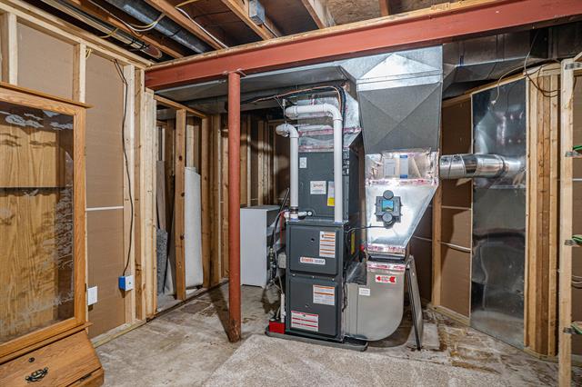 Builiding view thirty one for 920 Cheboygan, Muskegon, MI. 49445