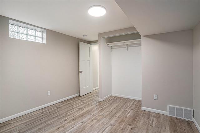 Builiding view thirty for 920 Cheboygan, Muskegon, MI. 49445