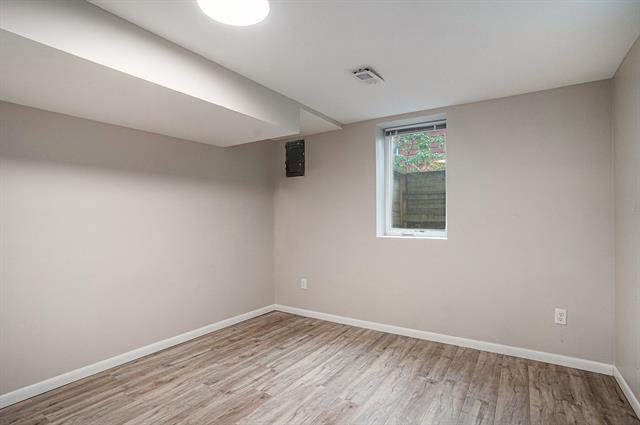 Builiding view twenty nine for 920 Cheboygan, Muskegon, MI. 49445