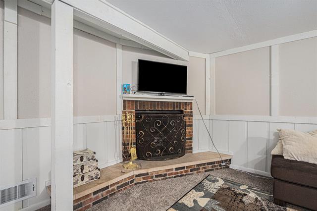 Builiding view twenty three for 920 Cheboygan, Muskegon, MI. 49445