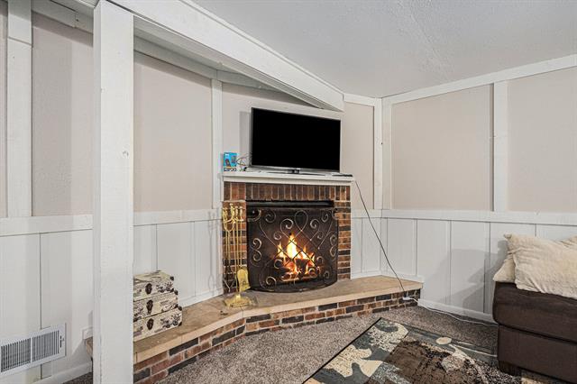 Builiding view twenty two for 920 Cheboygan, Muskegon, MI. 49445