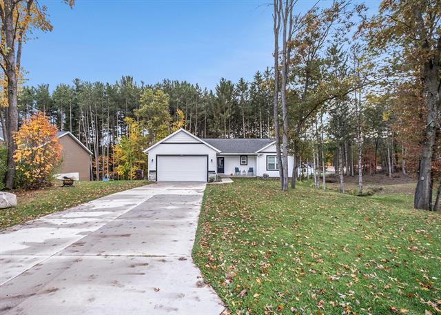 Builiding view two for 13142 Spruce Ridge, Gowen, MI. 49326