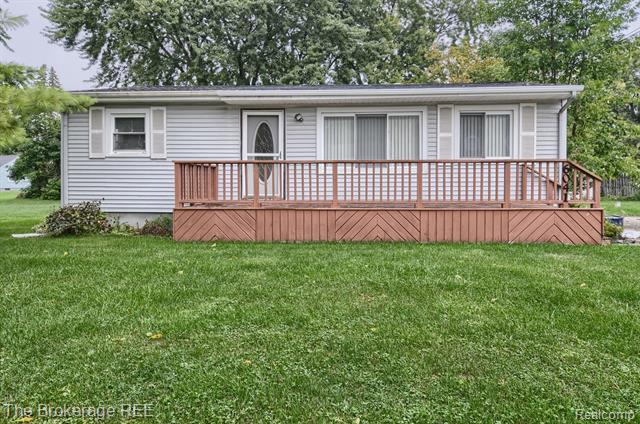 front view for 6041 Roberta Street, Burton, Mi. 48509