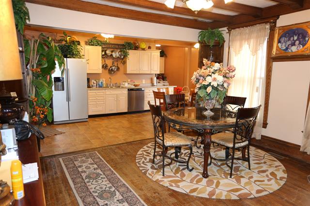 Builiding view fifteen for 427 James, Grand Rapids, MI. 49503