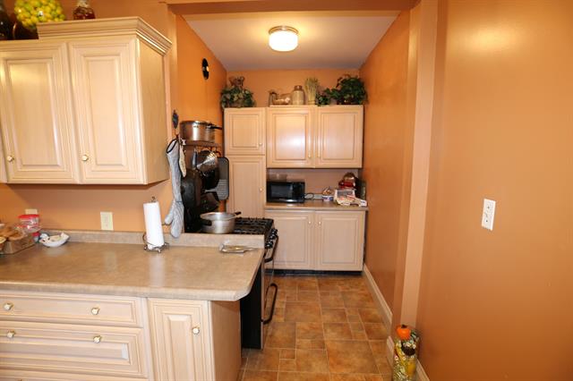 Builiding view seven for 427 James, Grand Rapids, MI. 49503