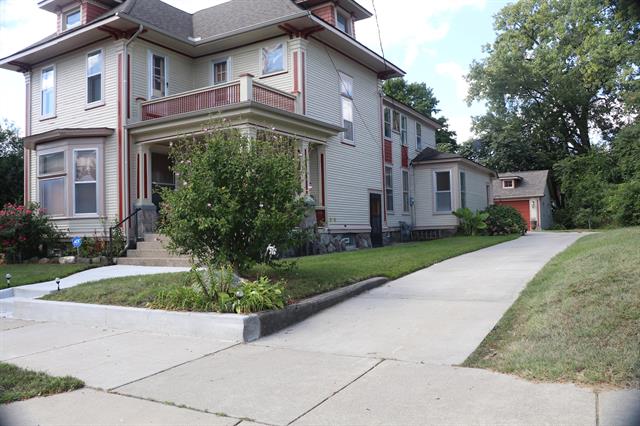 Builiding view twenty nine for 427 James, Grand Rapids, MI. 49503