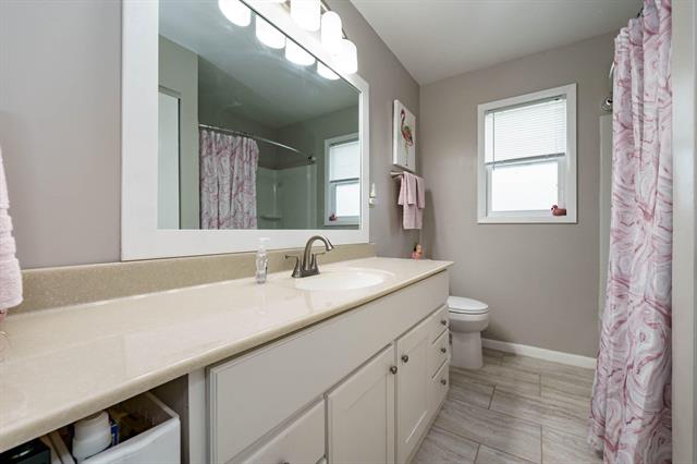 Builiding view fourteen for 767 Cambridge, Battle Creek, MI. 49015