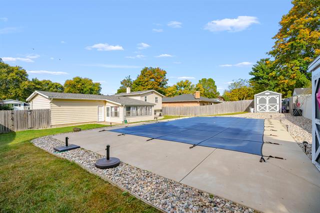 Builiding view thirty five for 767 Cambridge, Battle Creek, MI. 49015