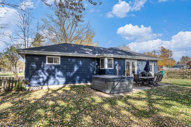 Builiding view fifteen for 8 Poplar, Three Oaks, MI. 49128