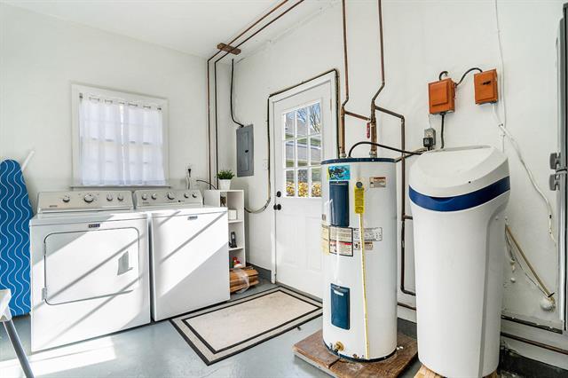 Builiding view twelve for 8 Poplar, Three Oaks, MI. 49128