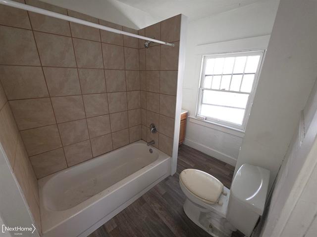 Builiding view nine for 2217 Francis Ave, Flint, MI. 48505