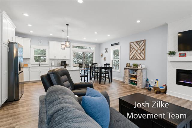 Builiding view twenty one for 6027 Vesper Drive, Muskegon, MI. 49442