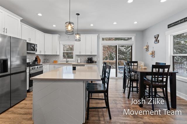 Builiding view twenty three for 6027 Vesper Drive, Muskegon, MI. 49442