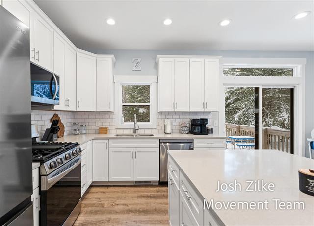 Builiding view twenty two for 6027 Vesper Drive, Muskegon, MI. 49442